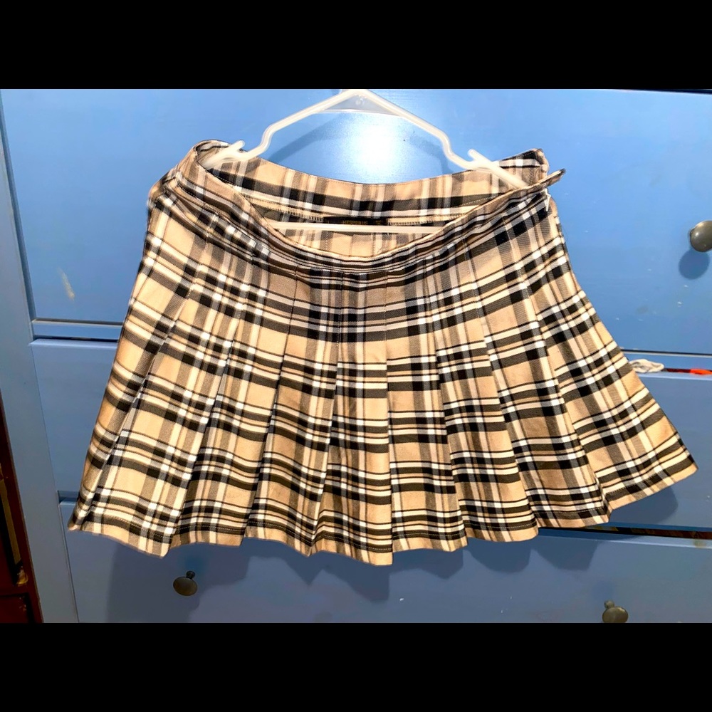 Plaid skirt🖤🤎